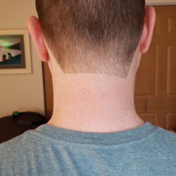 Great Clips - I don't think this hair line is straight. - Hair Salons Near Me - Saint Paul, Minnesota