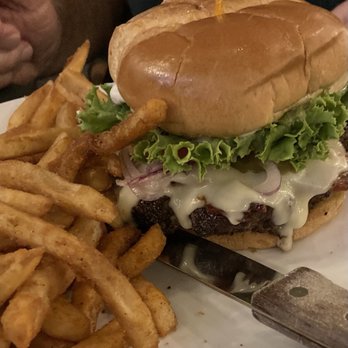 Eel River Brewing - The Brewer Burger - Pubs Near Me - Fortuna, California