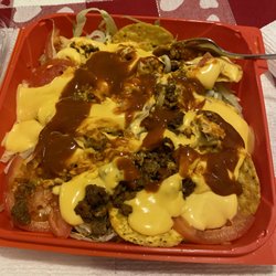 Fox's Pizza Den - Any more of this super hot sauce and it would've been soup.