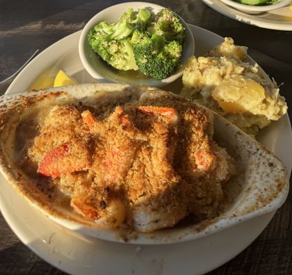 Quito's Restaurant and Bar by null