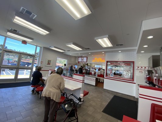 In-N-Out Burger by null