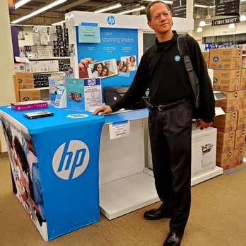Micro Center - Forrest Byrd, District Sales Lead for HP. - Computers Near Me - Duluth, Georgia
