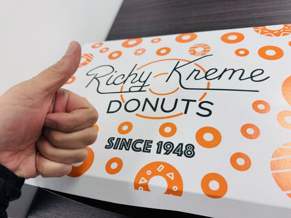 Richy Kreme Donuts Logo