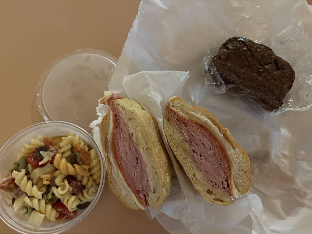 Borderline Deli Logo