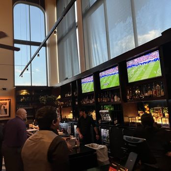 Maggiano's - Bar area - Italian Near Me - Houston, Texas Maggiano's - Bar area - Italian Near Me - Houston, Texas