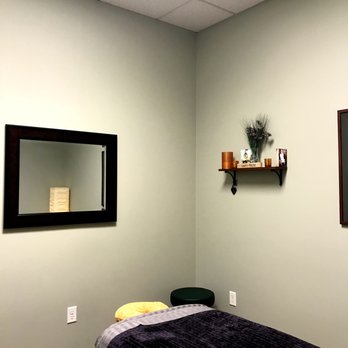Lake Grove Wellness - Karin's massage room - Massage Therapy Near Me - Lake Oswego, Oregon Lake Grove Wellness - Karin's massage room - Massage Therapy Near Me - Lake Oswego, Oregon