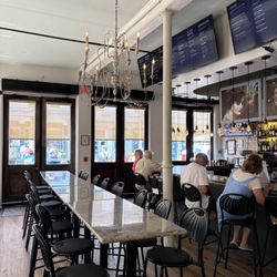 Carmella's - Inside