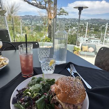 Videre - Smash burger - Bars Near Me - Los Angeles, California