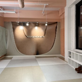 Yes Honey Studio - Cubbies on the right for bags and coats - Dance Studios Near Me - St. Louis, Missouri Yes Honey Studio - Cubbies on the right for bags and coats - Dance Studios Near Me - St. Louis, Missouri