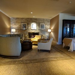 Raritan Valley Country Club - Lobby