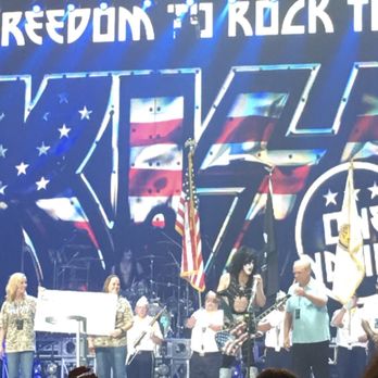 DCU Center - They presented a check for $150,000 & were awarded the keys to the city & are welcomed back again. - Venues & Event Spaces Near Me - Worcester, Massachusetts