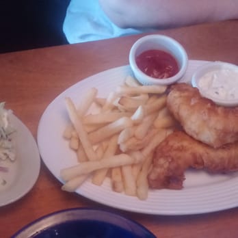 Blue Pointe Oyster Bar and Seafood Grill - Fish n chips, looking very fish n chipsy. - Seafood Near Me - Fort Myers, Florida
