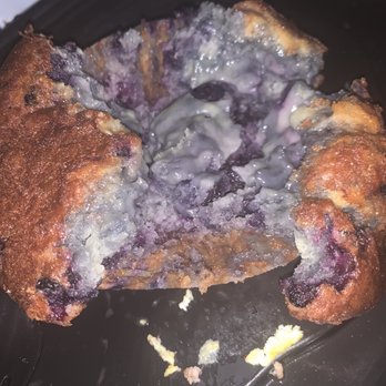 Cracker Barrel Old Country Store - Blueberry muffin - American Near Me - Centerville, Ohio
