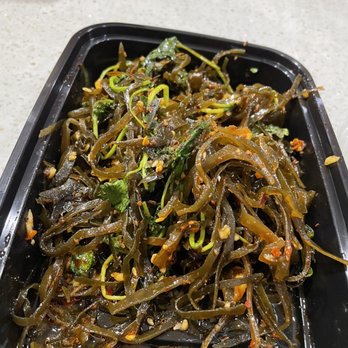 Luscious Dumplings - Seaweed Salad in Chilli and Garlic Sauce - Noodles Near Me - Monrovia, California