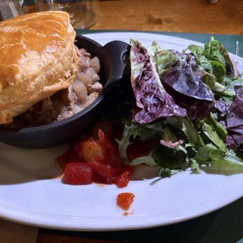 La Bûche - Quebec shepherds pie - Canadian (New) Near Me - Quebec City, Quebec La Bûche - Quebec shepherds pie - Canadian (New) Near Me - Quebec City, Quebec
