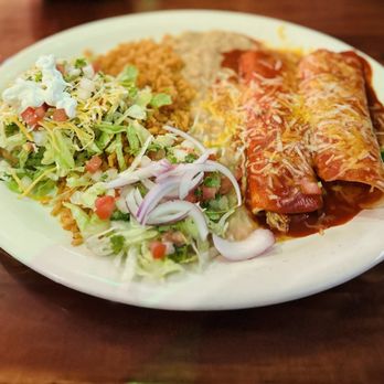 El Patrón Downtown Riverside - Enchiladas Plate - Mexican Near Me - Riverside, California El Patrón Downtown Riverside - Enchiladas Plate - Mexican Near Me - Riverside, California