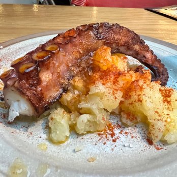 Taller de Tapas - Octopus on potatoes - Spanish Near Me - Barcelona, B