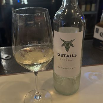 Captain Charlie's Original Reef Grill - Detail bottle of wine - Seafood Near Me - Juno Beach, Florida