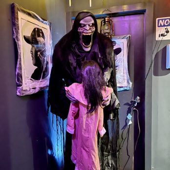 Morrison - halloween decor - Gastropubs Near Me - Los Angeles, California