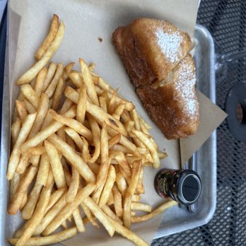 Mesa Gateway Airport - Monte Cristo Sandwich with nicely salted fries - Airports Near Me - Mesa, Arizona