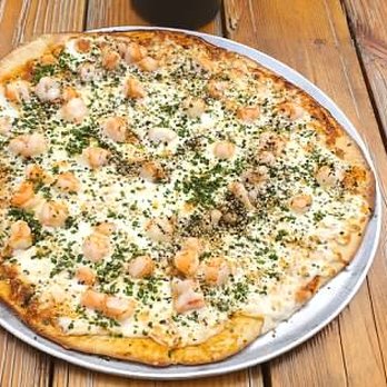 Decantos Vinícola - shrimp scampi pizza - Wineries Near Me - Valle de Guadalupe, BCN