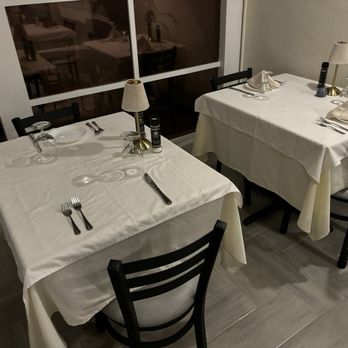 D'Corato Ristorante - Corner tables - Italian Near Me - Sarasota, Florida D'Corato Ristorante - Corner tables - Italian Near Me - Sarasota, Florida