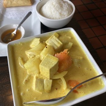 Luv n Eat Thai Cuisine - Yellow Curry - Thai Near Me - Camarillo, California Luv n Eat Thai Cuisine - Yellow Curry - Thai Near Me - Camarillo, California