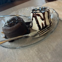 Moonlight Tavern & Supper Club - Lava cake
