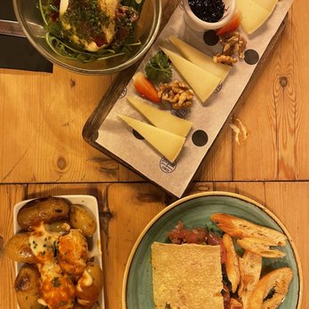 Casa Lolea - Burrata, manchego, patatas bravas, tuna tartar! - Tapas Bars Near Me - Barcelona, B