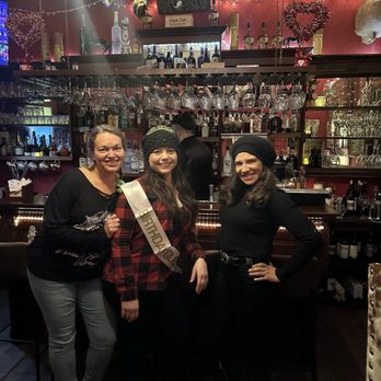 Lola's Farmhouse Bistro - The bar room - Italian Near Me - Manakin-Sabot, Virginia