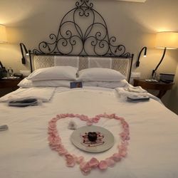 Monastero Santa Rosa - Nightly turn down service featured beautiful touches.