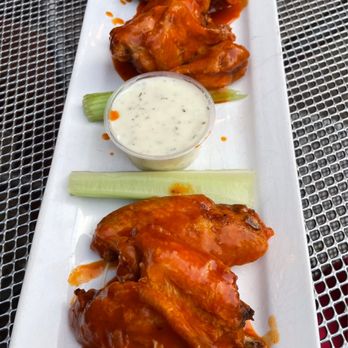 Pizzeria Uno - Buffalo chicken wing - Pizza Near Me - Chicago, Illinois Pizzeria Uno - Buffalo chicken wing - Pizza Near Me - Chicago, Illinois