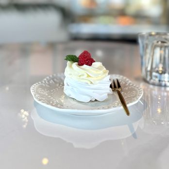 MacaronMaestro - Pavlova - Macarons Near Me - Palm Beach Gardens, Florida