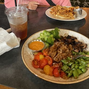 Cafe 501 - Thai Bwol (& quesadilla) - Breakfast & Brunch Near Me - Edmond, Oklahoma