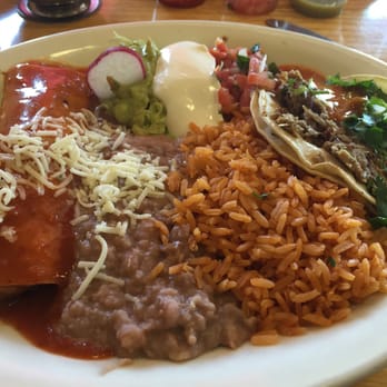 Los Arcos - Combo platter shredded beef enchilada and carnitas taco. So good. - Mexican Near Me - Santa Rosa, California Los Arcos - Combo platter shredded beef enchilada and carnitas taco. So good. - Mexican Near Me - Santa Rosa, California