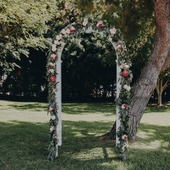 The Griffith House - The arch provided with cost of rentals (plus added flowers) - Venues & Event Spaces Near Me - Anaheim, California