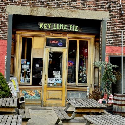 Steve's Authentic Key Lime Pie by null