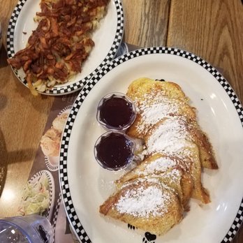 Black Bear Diner Beaverton - French toast with a side of hash brown - American Near Me - Beaverton, Oregon Black Bear Diner Beaverton - French toast with a side of hash brown - American Near Me - Beaverton, Oregon