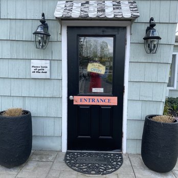 Peaches N' Cream - Outside - Ice Cream & Frozen Yogurt Near Me - Litchfield, Connecticut Peaches N' Cream - Outside - Ice Cream & Frozen Yogurt Near Me - Litchfield, Connecticut