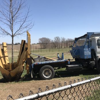 Ron Lender Tree and Landscape Service - Planting a tree - Landscaping Near Me - Freeport, Illinois Ron Lender Tree and Landscape Service - Planting a tree - Landscaping Near Me - Freeport, Illinois