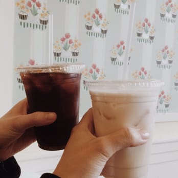 Billy's Bakery - Iced coffee and iced chai latte - Bakeries Near Me - New York, New York Billy's Bakery - Iced coffee and iced chai latte - Bakeries Near Me - New York, New York