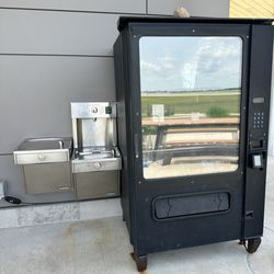 Gerald R. Ford International Airport Viewing Park - Drinking fountain/water bottle filler and the weirdest vending machine I've ever seen