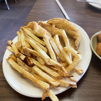 McGehee Catfish Restaurant - Hot catfish and fresh cut fries - American Near Me - Marietta, Oklahoma McGehee Catfish Restaurant - Hot catfish and fresh cut fries - American Near Me - Marietta, Oklahoma