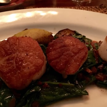 HogsHead Kitchen and Wine Bar - New American Near Me - Hilton Head, South Carolina HogsHead Kitchen and Wine Bar - New American Near Me - Hilton Head, South Carolina