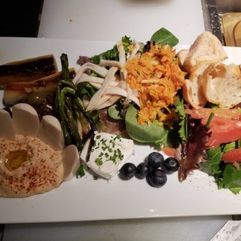 Saint-Emilion Restaurant - Salad folle - French Near Me - Fort Worth, Texas Saint-Emilion Restaurant - Salad folle - French Near Me - Fort Worth, Texas