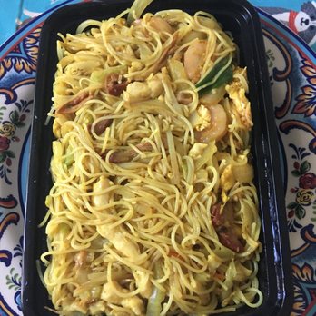 China Hut - Singapore noodles in container from restaurant - Chinese Near Me - Boynton Beach, Florida