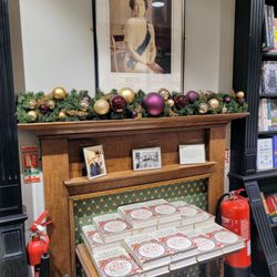 Hatchards - The Queen