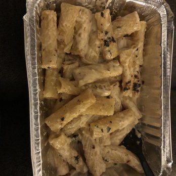 Roma Italian Street Cuisine - Rigatoni with spicy Alfredo - Food Trucks Near Me - Clovis, California Roma Italian Street Cuisine - Rigatoni with spicy Alfredo - Food Trucks Near Me - Clovis, California
