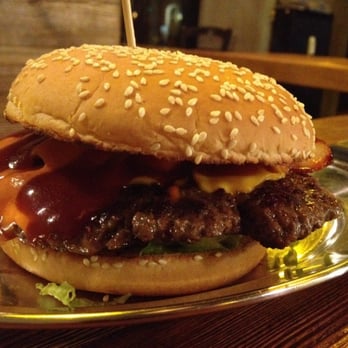 Kreuzburger - BBQ Burger 180g (5.90 Euro) - Food Stands Near Me - Berlin, BE