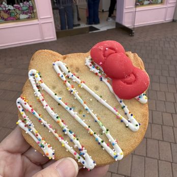 Hello Kitty Cafe - Mixed berry pastry - Cafes Near Me - Irvine, California